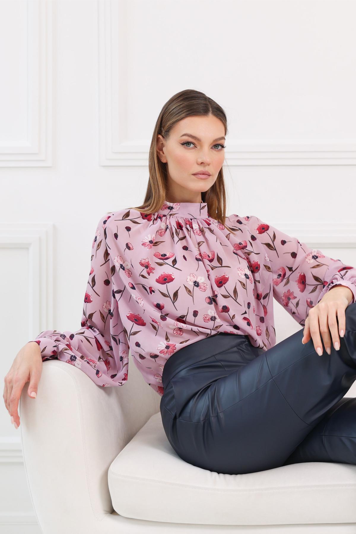 Блузка со сборкой по переду