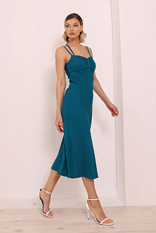 Платье со сборкой по лифу