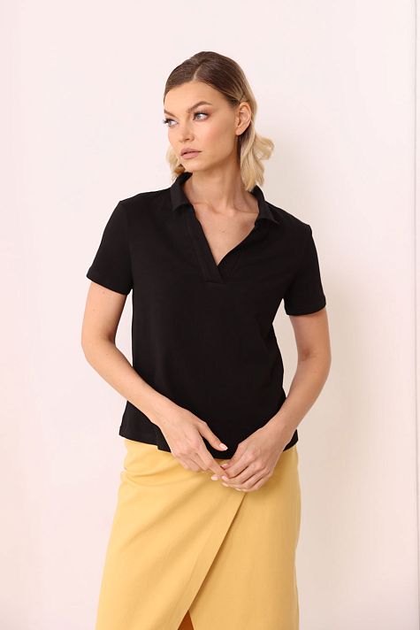 Футболка с воротом и V- вырезом Футболка с воротом и V- вырезом