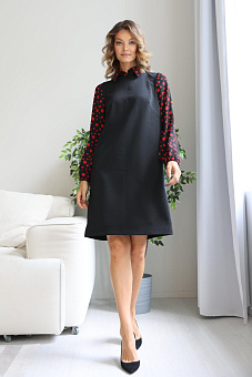 Платье прямого силуэта с объемными рукавами из шифона