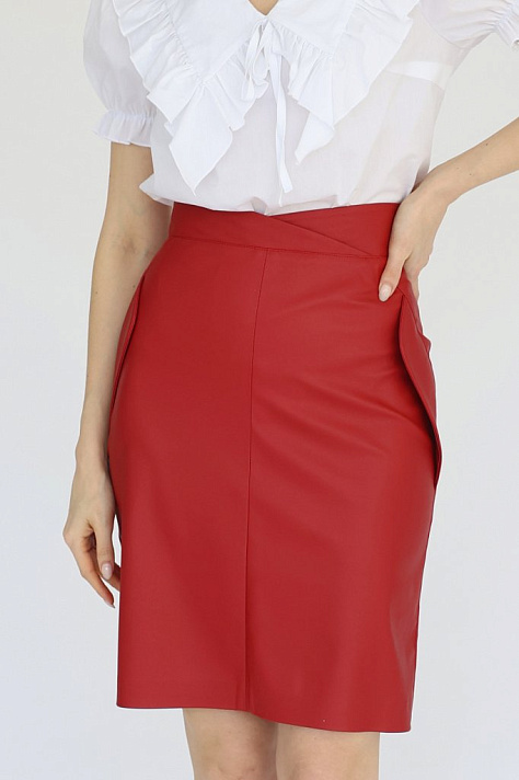 Кожаная юбка с фигурным поясом