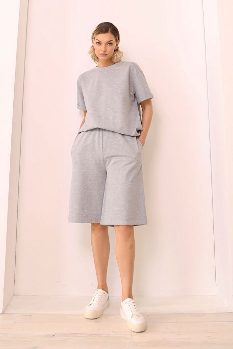 Спортивные шорты