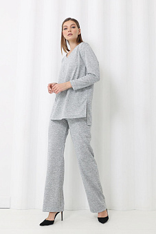 Костюм брючный свободного кроя из трикотажа