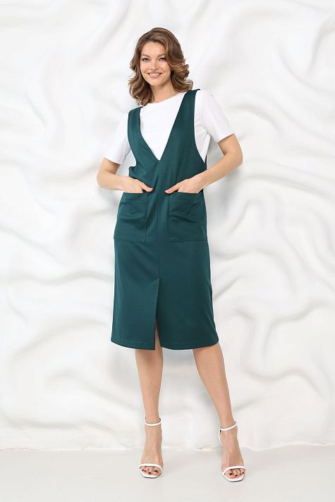 Сарафан с V-образным вырезом Сарафан с V-образным вырезом