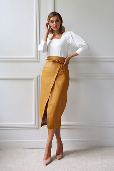 Юбка из экокожи с поясом