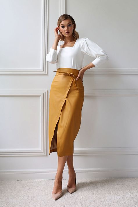 Юбка из экокожи с поясом