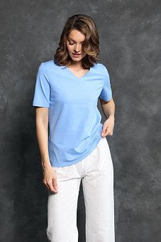 Футболка с V-образным вырезом