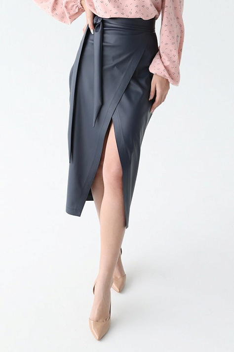 Юбка из экокожи с поясом