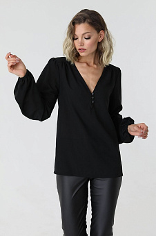 Блузка с глубоким вырезом