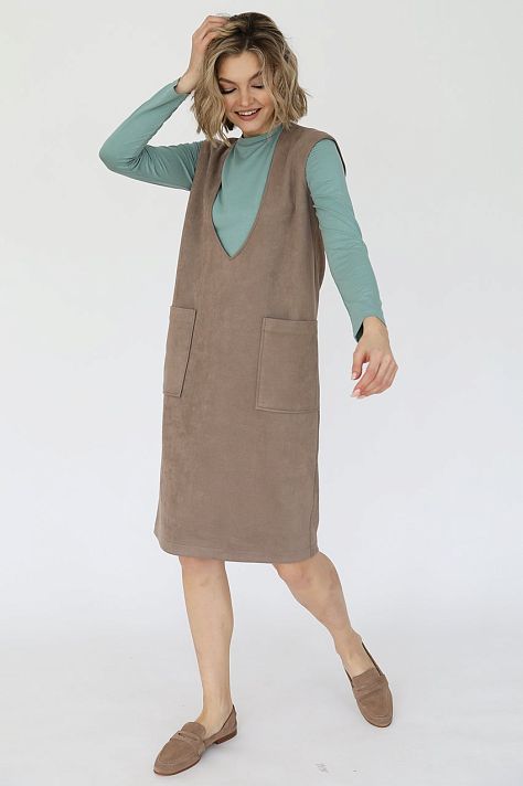 Сарафан из замши с глубоким вырезом